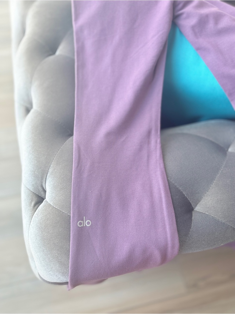 Alo Yoga Sway Bootcut Sweatpant Plum Kiss XXS NWT 💜 - Picture 4 of 8